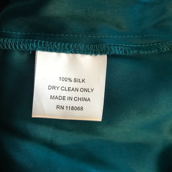 ❌SOLD❌2 for $15 NWT tuxedo style silk blouse sz - Picture 5 of 6